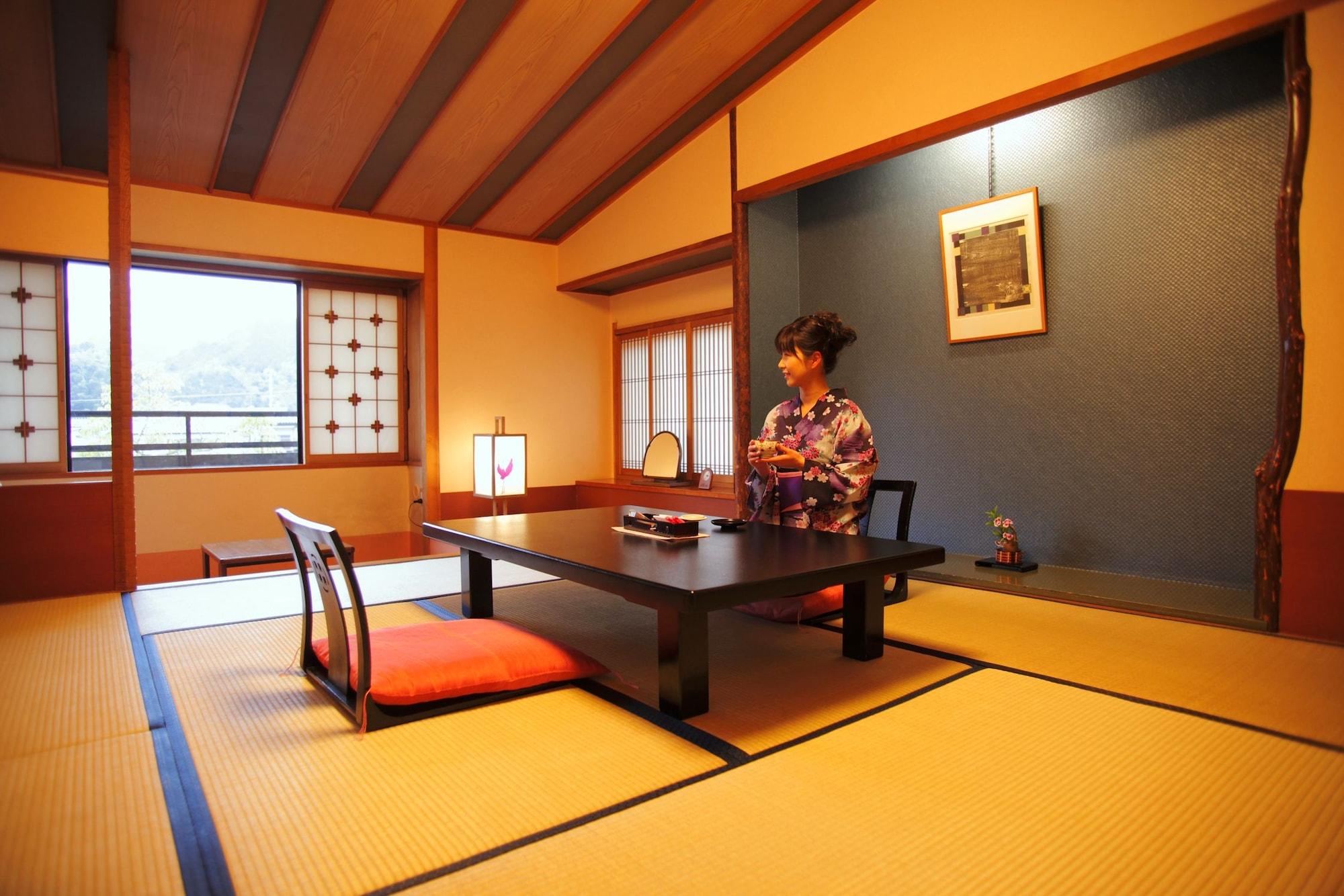 Onishiya Suishoen Toyooka  Bagian luar foto