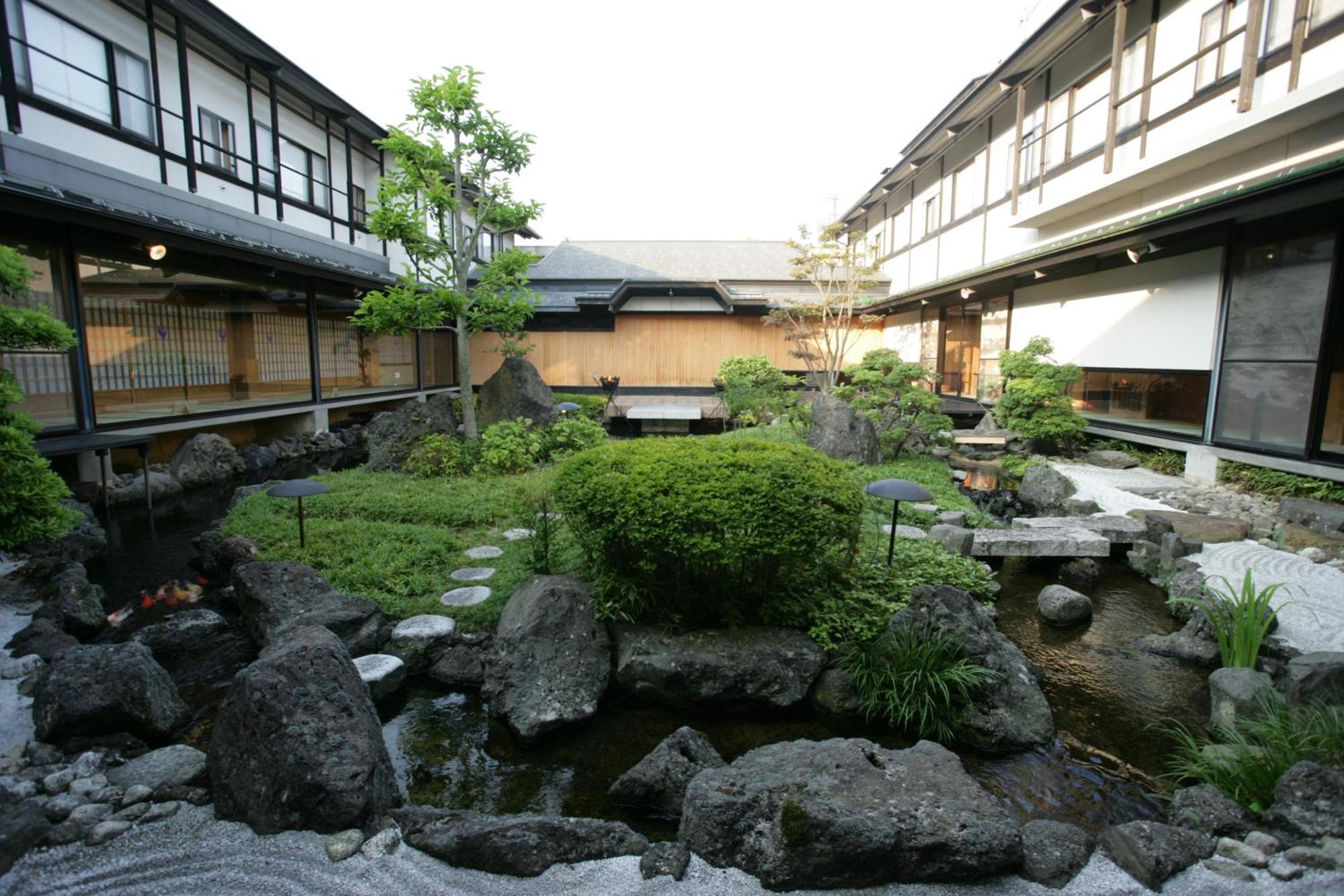 Onishiya Suishoen Toyooka  Bagian luar foto