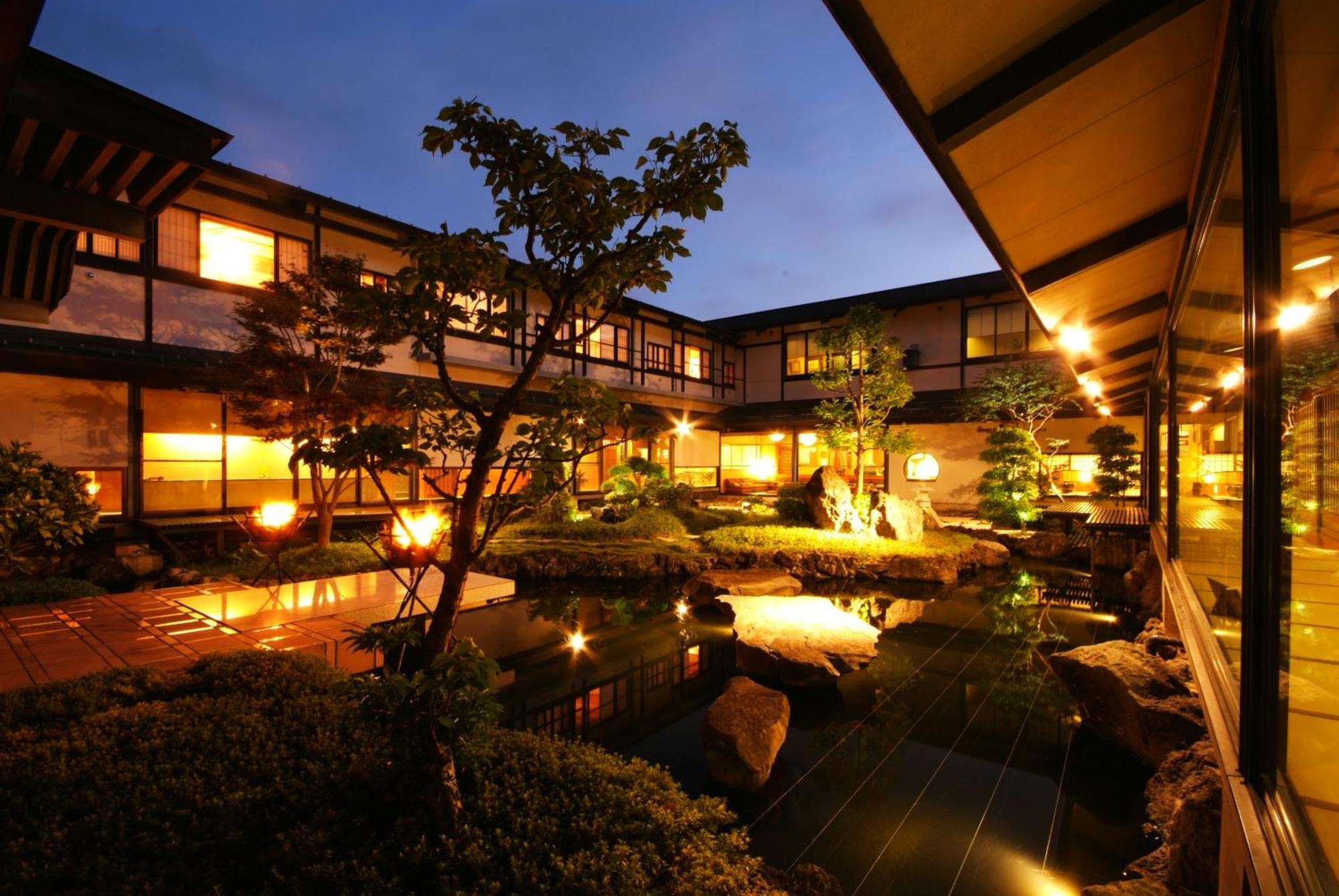 Onishiya Suishoen Toyooka  Bagian luar foto